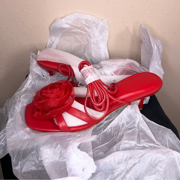 New Size 8 Forever 21 Red Open Toe Kitten Heels Bow On Toe Strappy Design - Picture 13 of 13